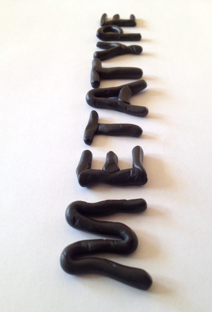 1.37_Sugru_3